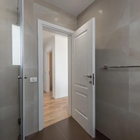 Head In The Clouds Brand New Penthouse * Дуррес