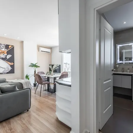 Апартаменты Head In The Clouds Brand New Penthouse *