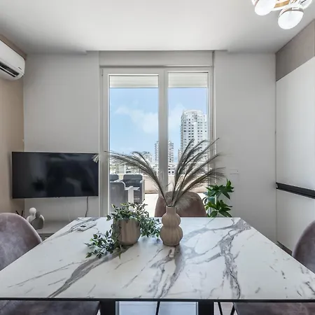 Head In The Clouds Brand New Penthouse Апартаменты Дуррес