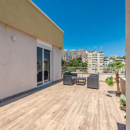Head In The Clouds Brand New Penthouse Апартаменты